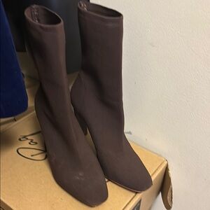 Elegant Brown Women's Boots